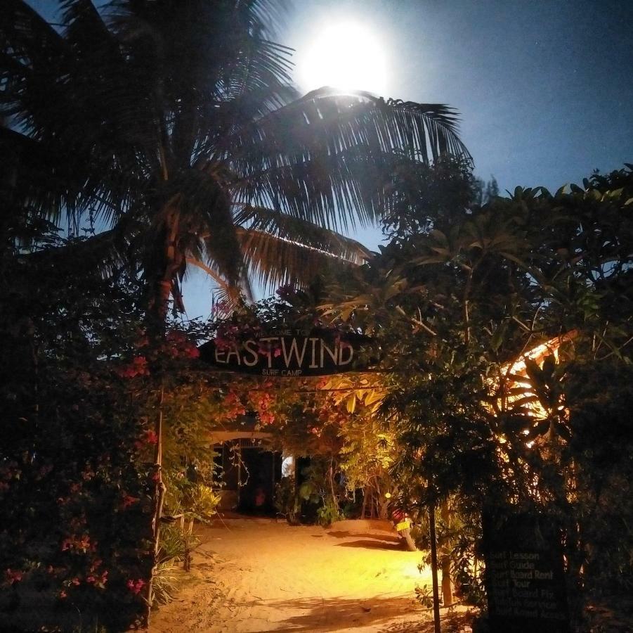 Eastwind Surf Camp Hotel อารูกัมเบย์ ภายนอก รูปภาพ